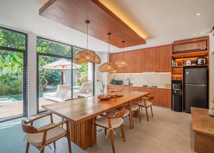 Contemporary 5Br Luxury Villa Just 400M To The Sea Holiday home Canggu (Bali)